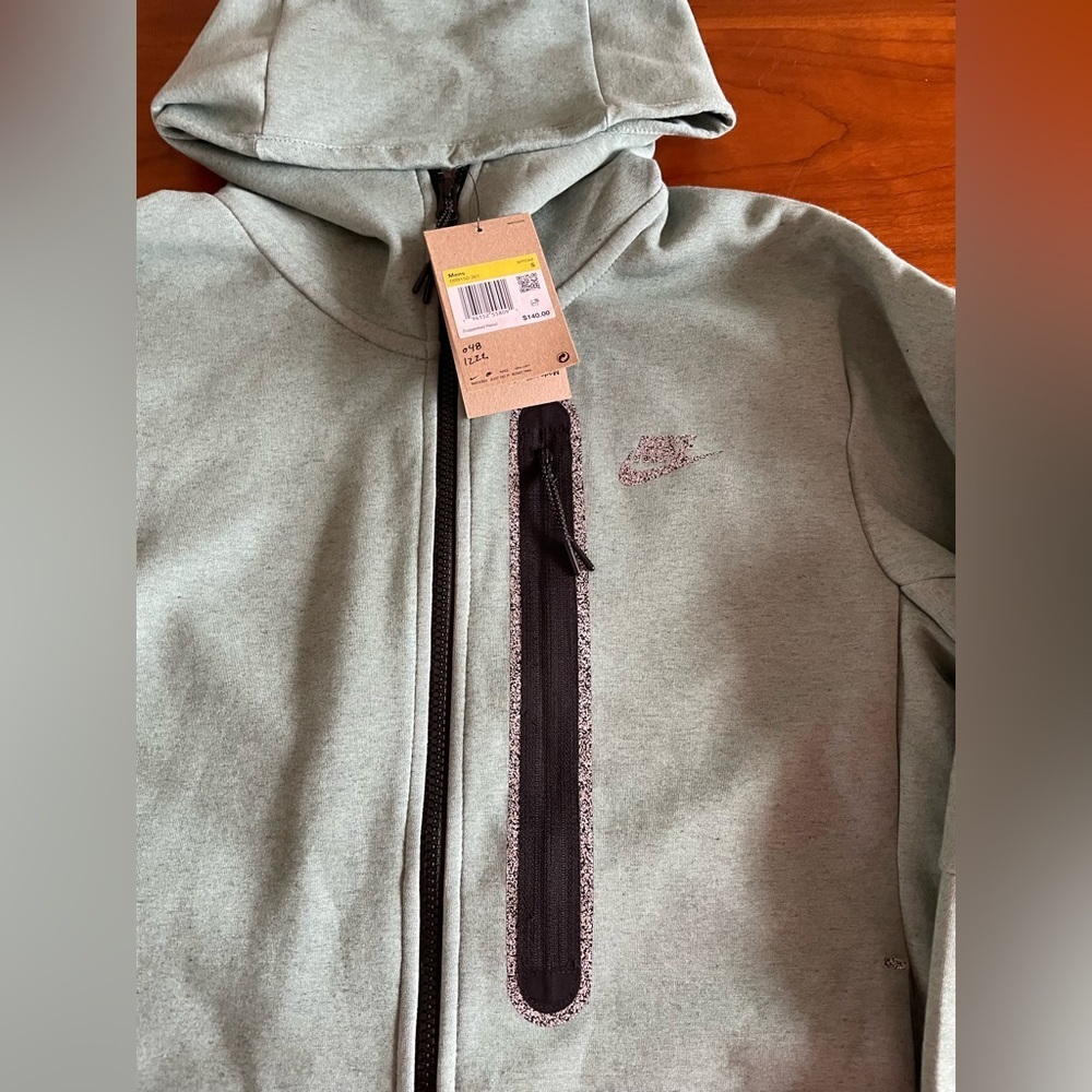 Nike Men’s Tech Fleece Full Zip Hoodie (Green) New with Tags [DR9150-361] - Picture 2 of 5